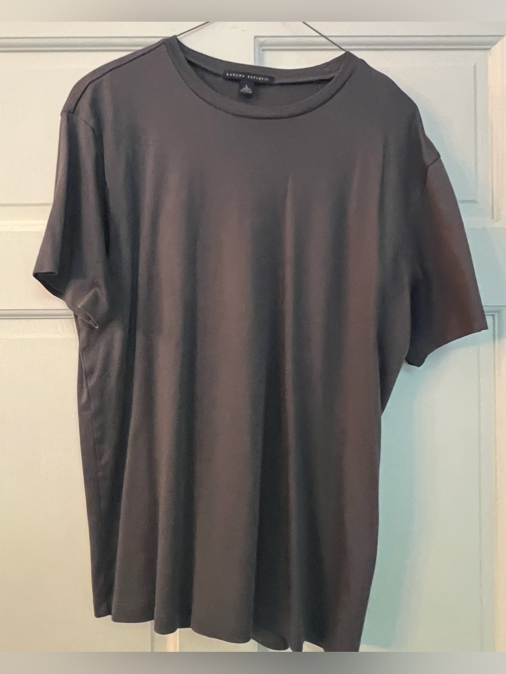 Banana Republic Men's Short Sleeve Crew Tee in Charcoal Gray